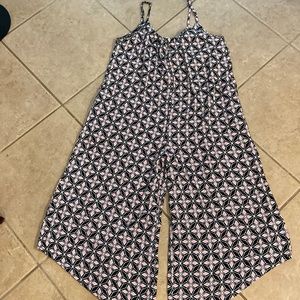 Like new Ava Sky Honolulu Hawaii Jumper romper